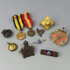 Mixed Lot Military Hat Badges Ribbons Medals Us Canada Uk Military Hat Us Military Medals Army Medals