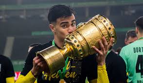 Wer von den damaligen pokalsiegern immer noch für borussia dortmund aufläuft und wo es den rest der mannschaft hinverschlagen hat, seht ihr. Goicssbq1u0vhm