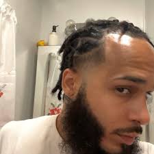 I'm 29 years old single with no kids. Love to play Fortnite with friends.  Would really enjoy having a Fortnite girlfriend 🤷🏻‍♂️. Someone to flirt  with and share some laughs 😏. Add