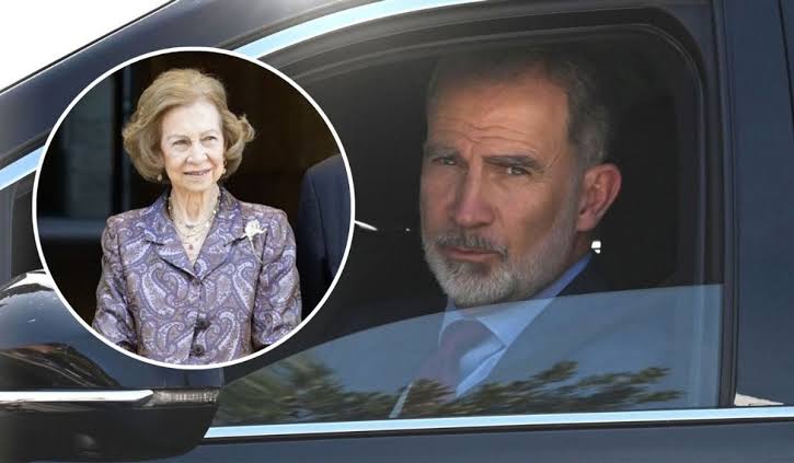 El rey Felipe VI acude al hospital a visitar a la reina Sofía y da la  última hora sobre su estado de salud