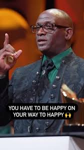 Dennis Mitchell accepts his USATF Nike Coach of the Year Award at Night of  Legends 🤩