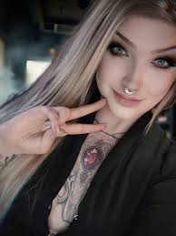 Welcome to the Smooth studio Penny Lancaster! 👋💜 Interview coming soon…