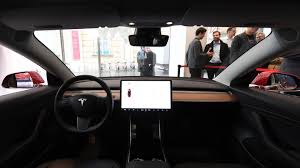 Bisher ist nur bekannt, dass der innenraum dem model 3 sehr ähnlich sein wird Warum Baut Tesla Eine Uberwachungskamera Ins Cockpit Des Model 3 Stern De
