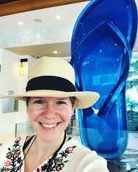 Kelly Graser's Instagram, Twitter & Facebook