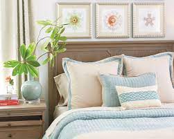 Discover the best designs of 2021 here and create the perfect place for the added bubble decor right in the center compliments this theme very well and goes perfectly with the canopy. How To Arrange Decorative Toss Pillows On Bed
