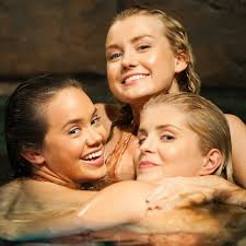 You may even spot an ariel lookalike in this bunch o. Mako Mermaids Fotos Facebook