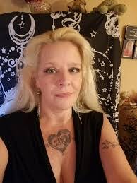 Kara Brannon's Instagram, Twitter & Facebook