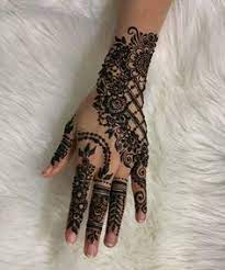 Lukisan henna bukan hanya mudah dan nyaman diaplikasikan, metode ini juga tak haram bagi kamu yang beragama islam. 12 Henna Kuku Yang Bagus Ideas Henna Henna Designs Henna Designs Hand