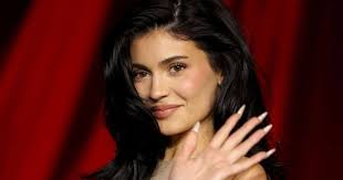 Stormi Webster Snowboards Like A Pro With Mom Kylie Jenner As Coach, Tiny  Toddler Is Not Yet 2-Years-Old