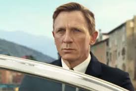 Watch Daniel Craig make waves as he escapes the bad guys in Spectre  Heineken ad