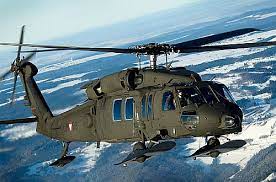 The us black hawk helicopter tore down two sets of street lights and blocked traffic. Der Falke Ist Gelandet 10 Jahre Black Hawk In Osterreich Austrian Wings