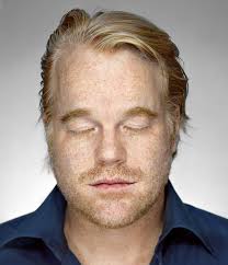 Benny Safdie 在奧德賽中飾演阿伽門農。 服裝在網上引起了相當轟動。 你覺得頭盔如何?