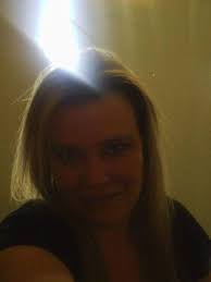 9 years ago our lovely friend Tracy passed away ....always a smile Tracy  Smith née Hicks ...