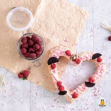 75 birthday cake 75th birthday birthday parties number. Letter Cake In Form Eines Herzes Zum Muttertag Backina