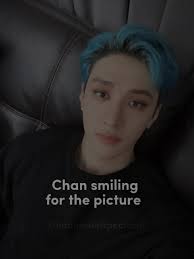 Бан Чан Улыбается И Идет