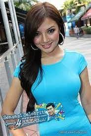 Gambar Kerabat Neelofa Yang Cun Dan Hot Ambooyats Blog Black Bedroom Furniture Sets Home Des Black Bedroom Furniture Set Black Bedroom Furniture Bedroom Sets