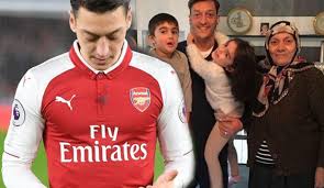 Almanya milli takımının yıldız ismi mesut özil aslen zonguldaklı bir gurbetçi ailenin çocuğu. Mesut Ozil Yoksulluk Yillarini Iste Boyle Anlatmis Magazin Haberleri