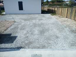 Acces Et Parking En Gravier Gris Cloture Bois Portail Bois Terrasse Bois