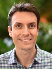 Sarah Chatfield's Instagram, Twitter & Facebook