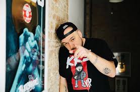 Ob frau yurderi bereits am telefon wusste, womit bzw. So Zeigt King Kool Savas Seiner Queen Wie Sehr Er Sie Liebt Helal Gossip