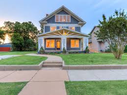 Craftsman Style Home Renovated In Mesta Park Oklahoma City Ok Home Homedesign Craftsman Verbode T Craftsman Style Home Historic Homes House Styles
