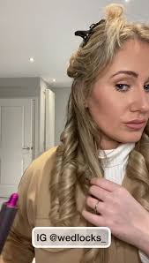 Big Hollywood waves using @dysonhair airwrap styler , 30mm barrels