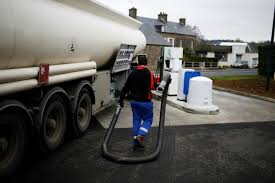 Trente stations restent réservées aux services prioritaires comme les secours, la sécurité et l'énergie. Carte Gilets Jaunes Plus De 200 Stations Service A Sec Quelques Depots Petroliers Debloques Actu