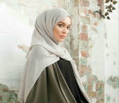 Warna ini juga bagus digunakan sebagai warna pakaian dan jilbab. Nah Ini Dia Kombinasi Warna Yang Cocok Dengan Hijab Warna Abu Abu