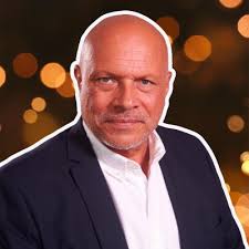 Après avoir pris goût à l'eau de mer (Cap-Martinique l'an dernier), l'asso  Dessine-moi la High-Tech voit grand et prend le large... 🤩 Quel plus bel  écrin que l'ArmorCup, la régate emblématique… |