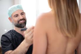 Das thema sport nach einer brust operation ist ein thema zu dem ich häufig gefragt werde. Brust Op Alles Was Sie Dazu Wissen Sollten Faq Dorow Clinic