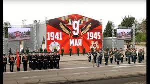 В честь знаменательного события традиционно на главной площади столицы состоится масштабный парад при участии тысяч военнослужащих и курсантов, и. 39yb1zn43l6ylm