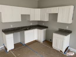 Pin By Factory Plaza On Kitchen Counter Tops In 2020 Quartz Countertops Granite Quartz Countertops Kitchen Cabinets And Countertops