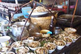 Uniknya, soto babat ini mempunyai ciri khas berdasarkan daerah. Kuliner Soto Ayam Tauco Slawi Sensasi Kuah Manis Asem Dan Asin