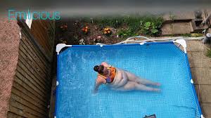 Pool voyeur - Video Clips - General - Curvage