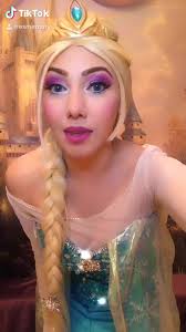 Elsa canta así!!!!❄️🎉😱🎊💕❄️🤗#frozen #canto #elsa #arendelle #anna  #princesas #foryou #disfraz #kids #fun #love #cosplay #comedy #fyp  #soloyopuedo