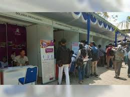 Check spelling or type a new query. Pelamar Job Fair Di Bojonegoro Didominasi Pencari Kerja Lulusan Slta Beritabojonegoro Com