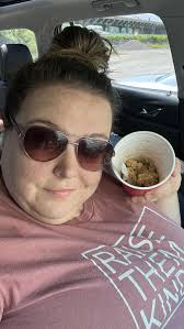 Larissa Darnell (@larissa_booth) • Instagram photos and videos