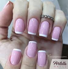 As unhas francesinhas, todas sabem são aquelas nas quais uma pequena parte de cima é pintada com uma cor diferente do restante da unha, sendo que agora está na moda não só as unhas francesinhas tradicionais como as diferentes, ou seja as transversais e as que possuem uma pequena parte pintada com uma cor diferente na parte de baixo das unhas. Unhas Francesinha Colorida Passo A Passo E Fotos Para Inspirar Unhas Decoradas Unhas Coloridas Unhas Basicas
