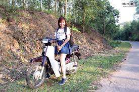 Kết quả hình ảnh cho con gái đi xe số
