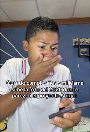 Tu Mamá Te Saca Una Foto Cada Año