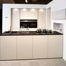 Contur Kuche Mit Matten Kristallgrauen Fronten Moderne Kuche Kuchenprodukte Kuche