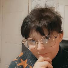 Hi I'm about to ask what is probably a really stupid question, please don't  hate me I've come back to sims after a long break and my high school years  task bar