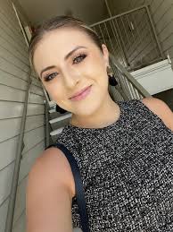 Too hot today so I pulled the hair up for the shows 👱🏼‍♀️🙈