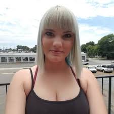 Chelsea Blount's Instagram, Twitter & Facebook