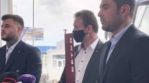 Clubul patronat de adrian mititelu a plătit peste 500.000 de euro pentru oltenia force one care dispune de o mică sală de şedinţe şi o& Fcu Craiova 1948 Adrian Mititelu Jr È™i Adrian Mutu Impresii Despre Noul Autocar Ce Planuri Au Youtube