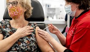 Al twee keer gevaccineerd, op 1 maart 2021 en 9 april 2021, beide keren in hardenberg. Lq Kvavgvfw86m