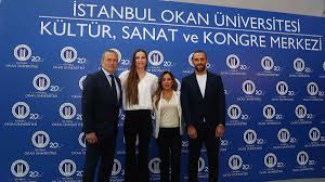 Dündar, 2000 yılında beşiktaş jk altyapısında voleybol oynamaya başladı. Okan Universitesi Nden Vedat Muriqi Ve Eda Erdem Dundar A Odul Fenerbahce Spor Kulubu