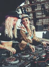 Music Is A Piece Of Art That Goes In The Ears Straight To The Heart Psyzor Factory Free Dj Party Internet Radio Ap Girl Dj Electronic Dance Music Dj Party