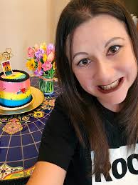 When you're turning 41, you should do (and eat) what makes you feel joy.  For me, that means lots of Tom Petty music and a custom vegan Full Moon  Fever cake. I've