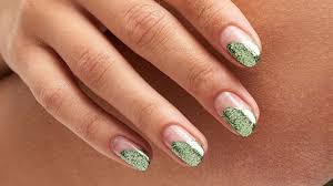 Se siente como una progresión natural de la última moda de los 90. Colores De Unas Y Disenos De Manicuras De Moda Invierno 2020 Esmaltes Y Lacas